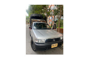 MAZDA modelo 2003,