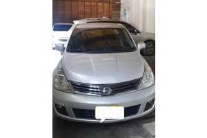 NISSAN tiida automatico,